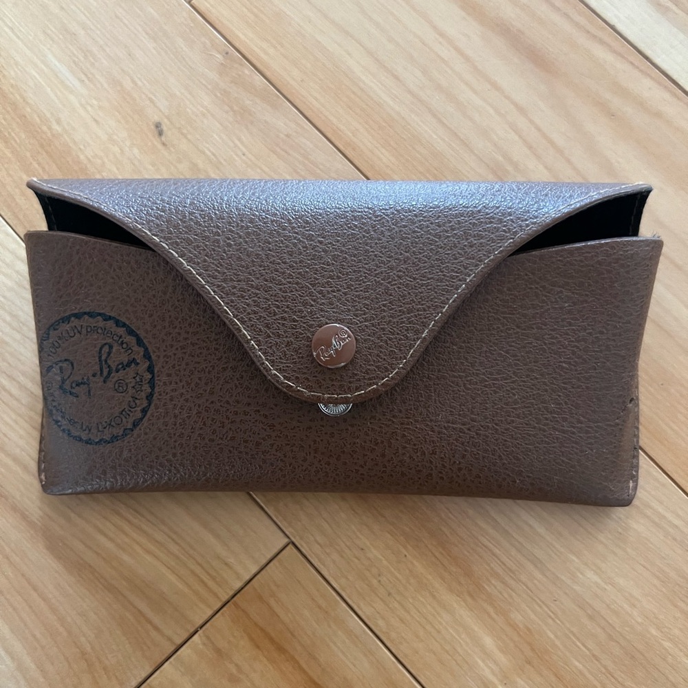 Brown ray ban case